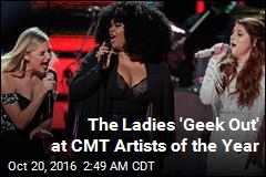 The Ladies 'Geek Out' at CMT Artists of the Year